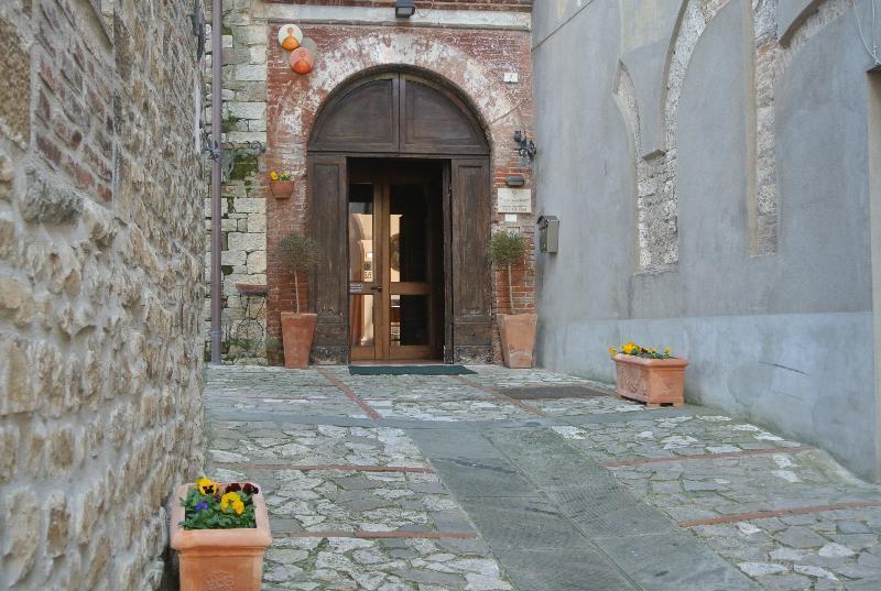 Hotel Monastero Ss. Annunziata Todi Exterior foto